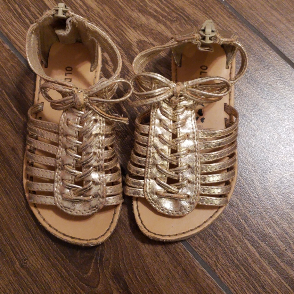 Sandles